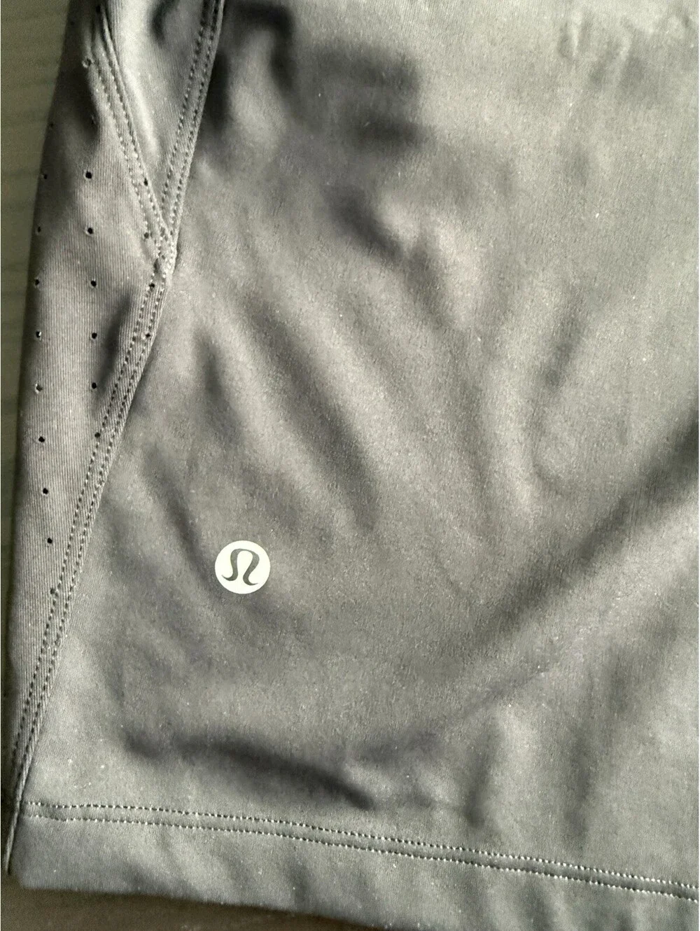 Lululemon Pacebreaker Linerless Shorts Large Perforated 8” - Picture 4 of 5
